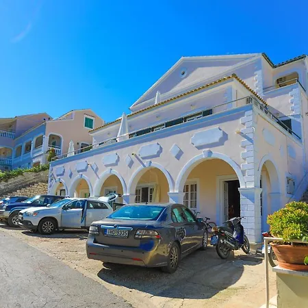 Theophilos Dio Apartman *