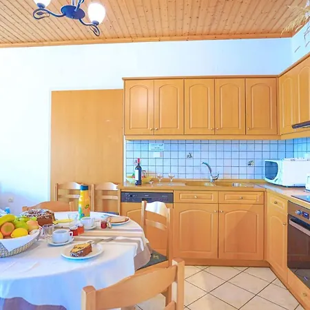 Theophilos Dio Apartamento *